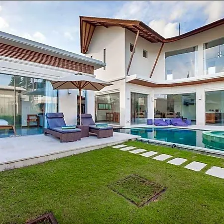 Stunning 2 Bedroom Private Poo Villa Rev20